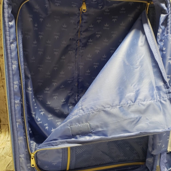 Disney Princess Suitcase - Picture 4 of 8